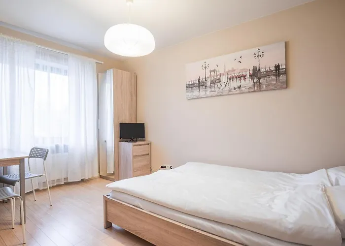 Green Wood Hostel Airport Warszawa